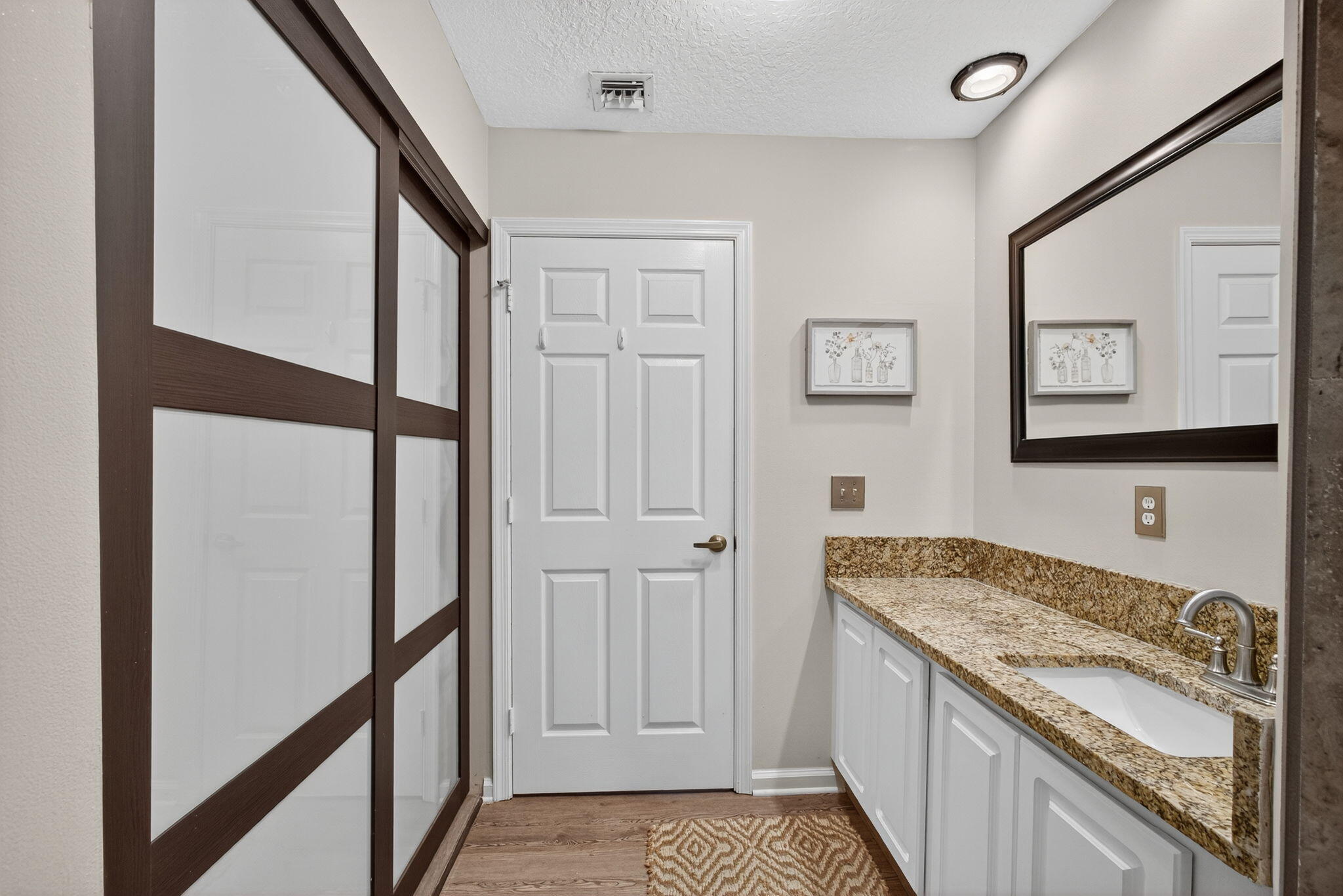 ARMOUR MANOR - Residential