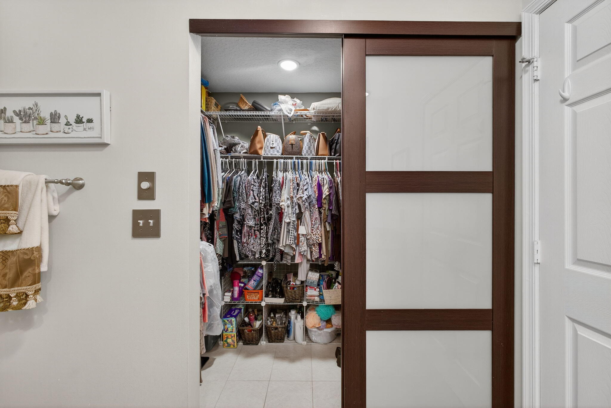 ARMOUR MANOR - Residential