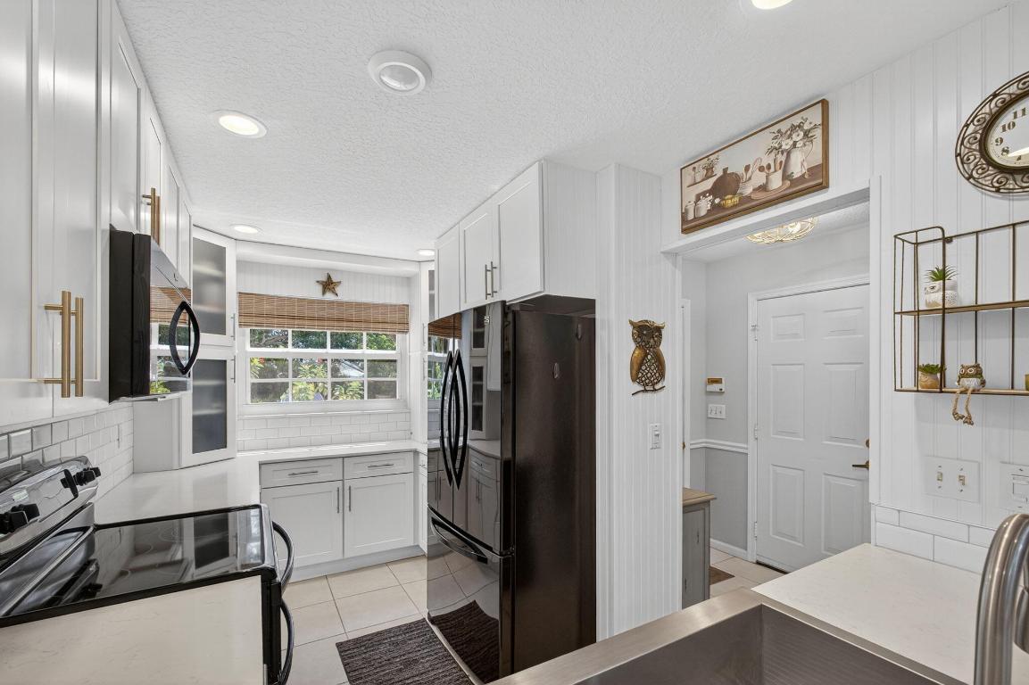 ARMOUR MANOR - Residential