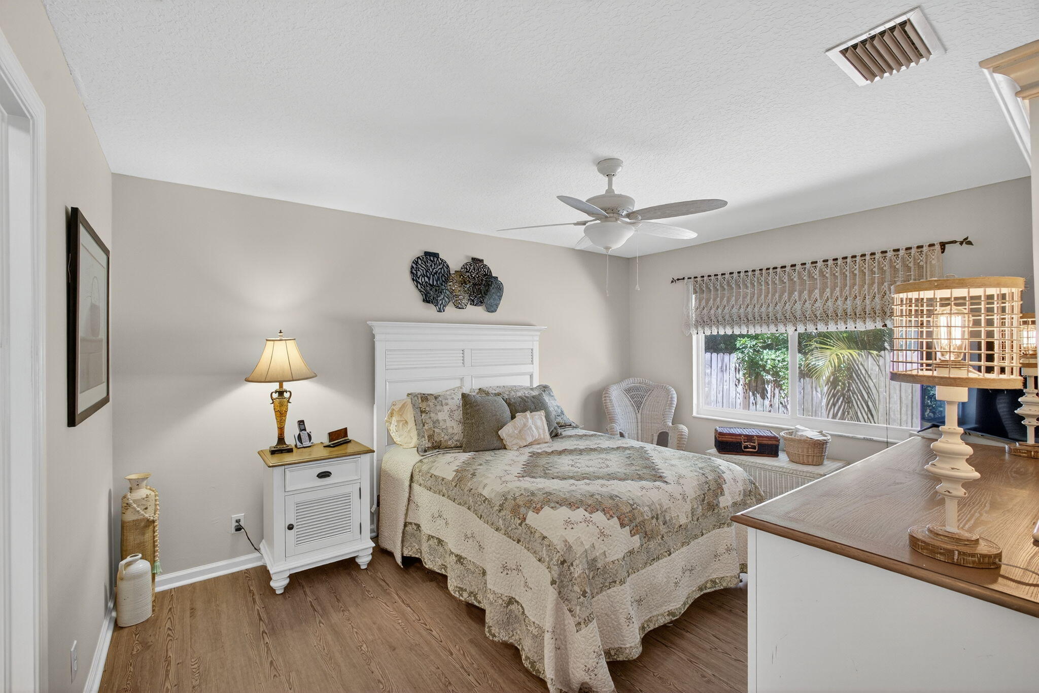 ARMOUR MANOR - Residential