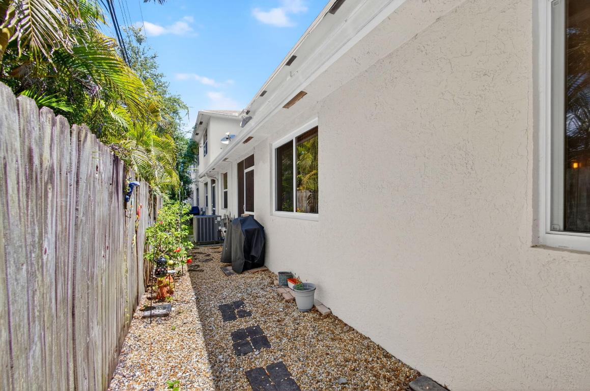 ARMOUR MANOR - Residential