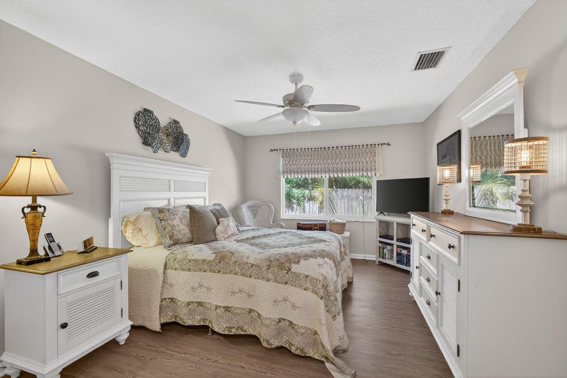 ARMOUR MANOR - Residential