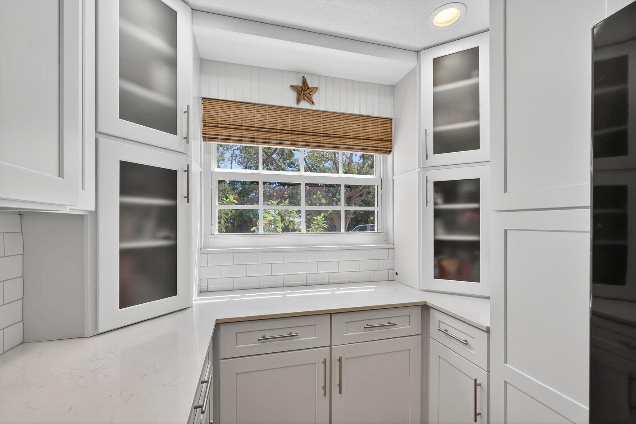 ARMOUR MANOR - Residential