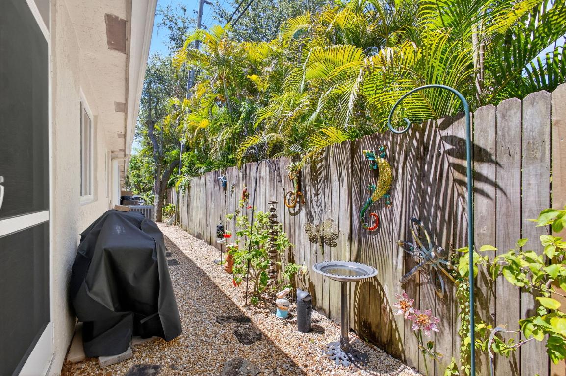 ARMOUR MANOR - Residential