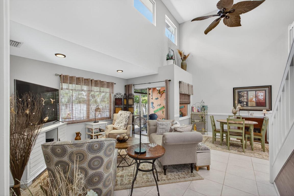 ARMOUR MANOR - Residential