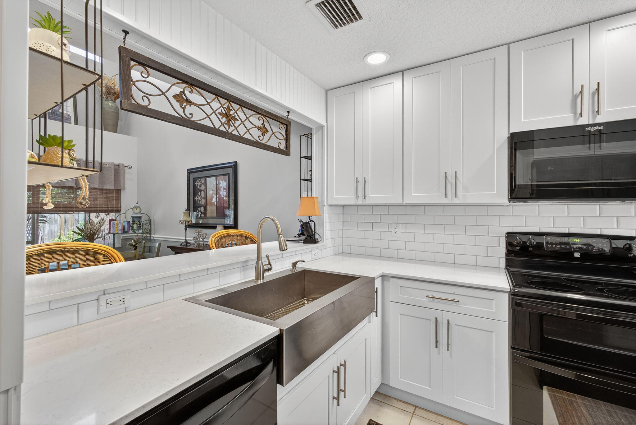 ARMOUR MANOR - Residential