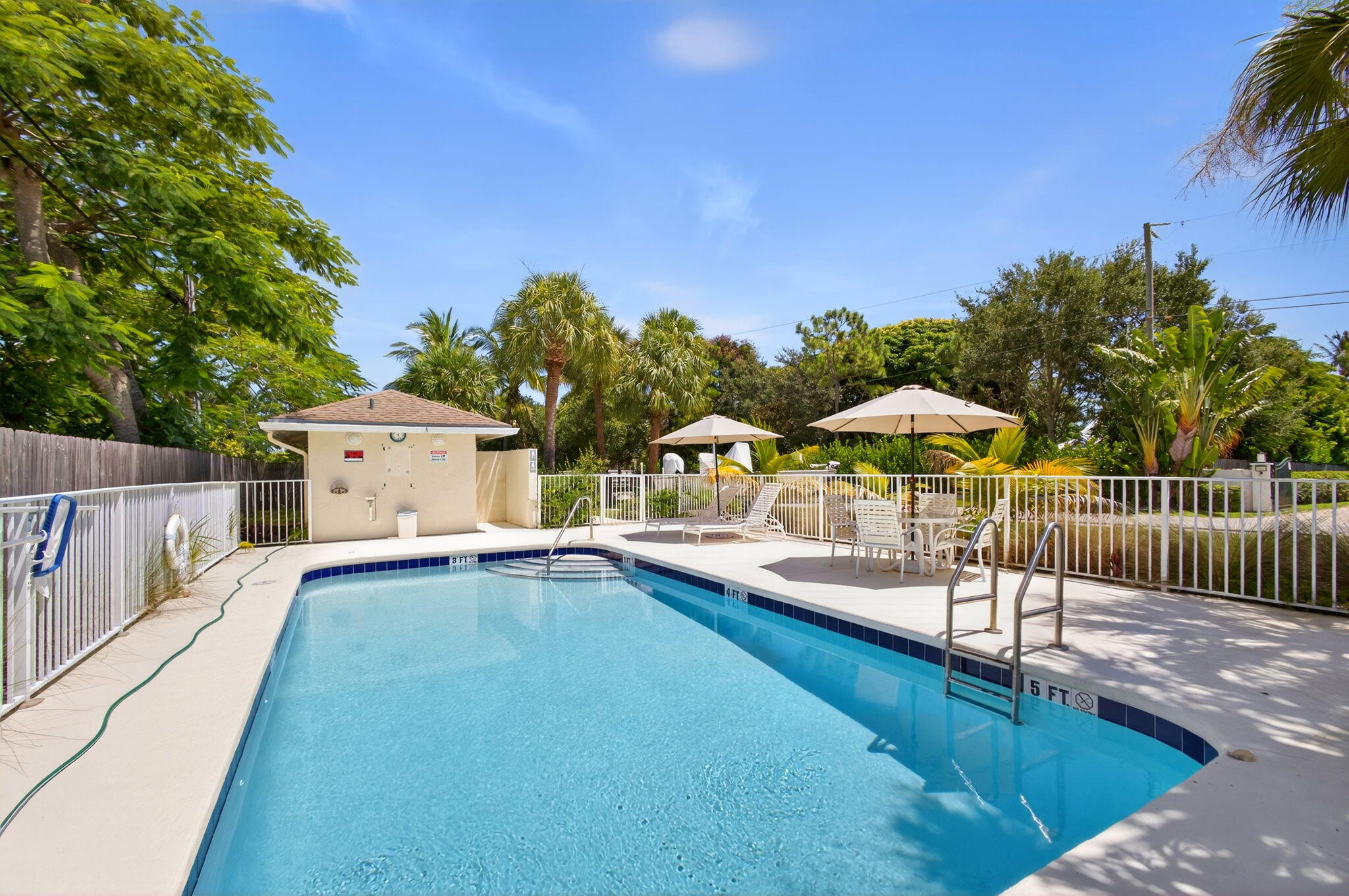 ARMOUR MANOR - Residential