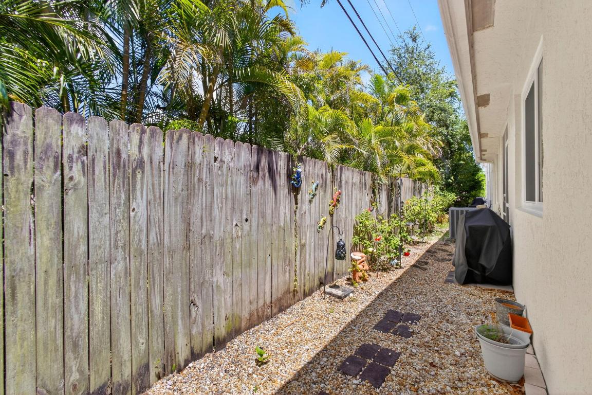 ARMOUR MANOR - Residential