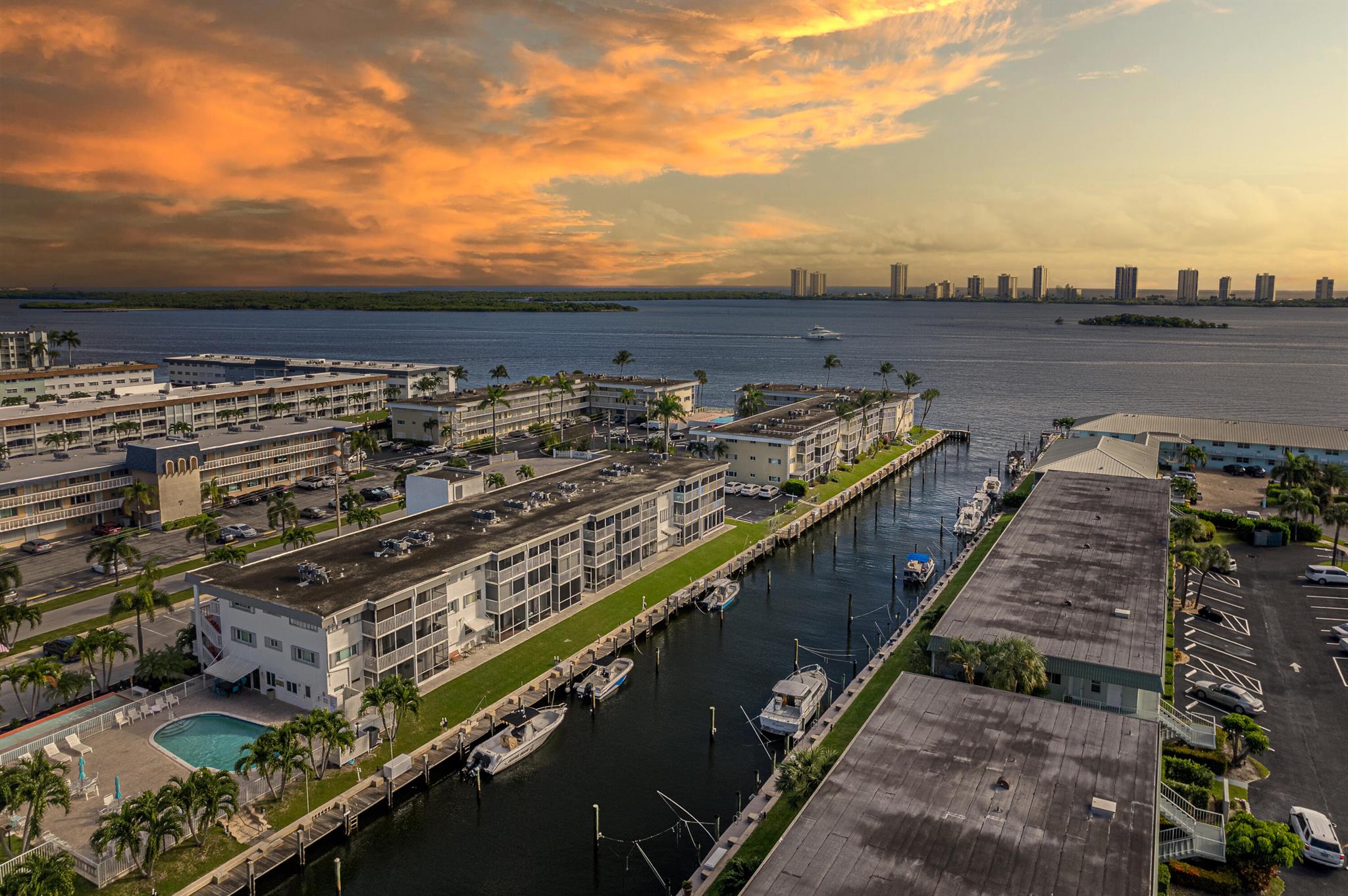 LAKE COLONY APTS TWO INC - Residential Lease