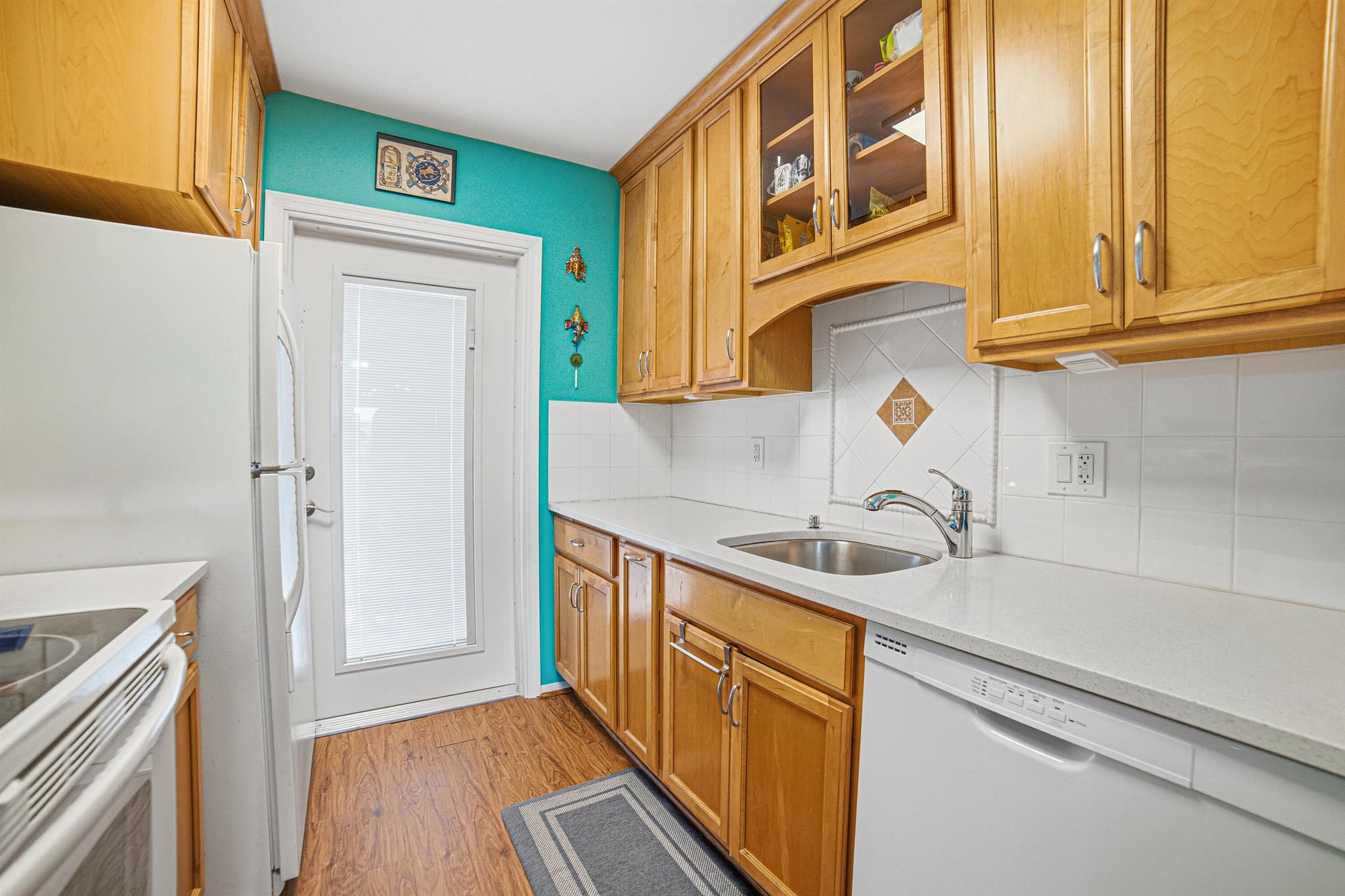 LAKE COLONY APTS TWO INC - Residential Lease