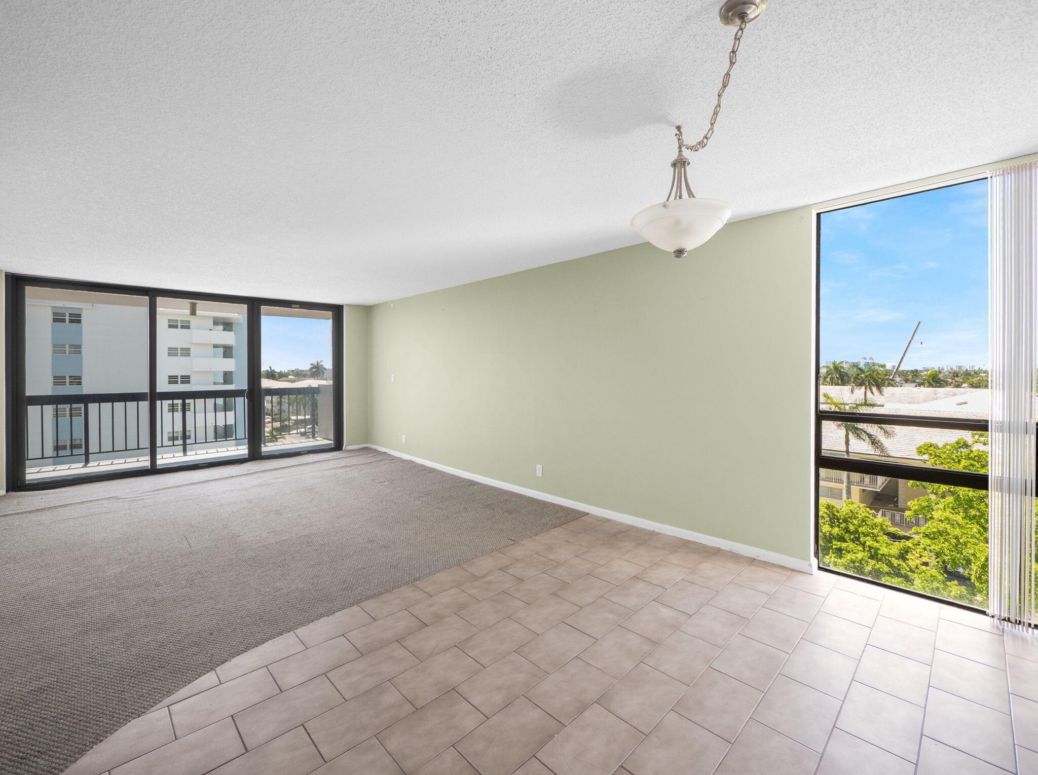 4800 Bayview Drive 606