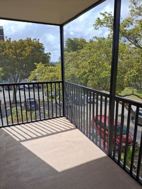 Tiny photo for 106 Lake Emerald Drive #315, Oakland Park, FL 33309 (MLS # F10496779)