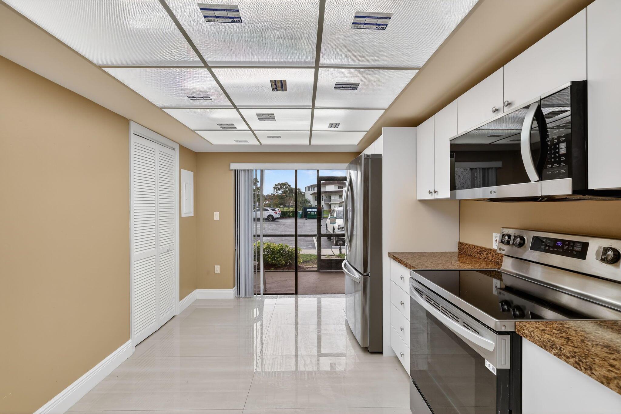 LAKESHORE VILLAGE OF MEAD - Residential