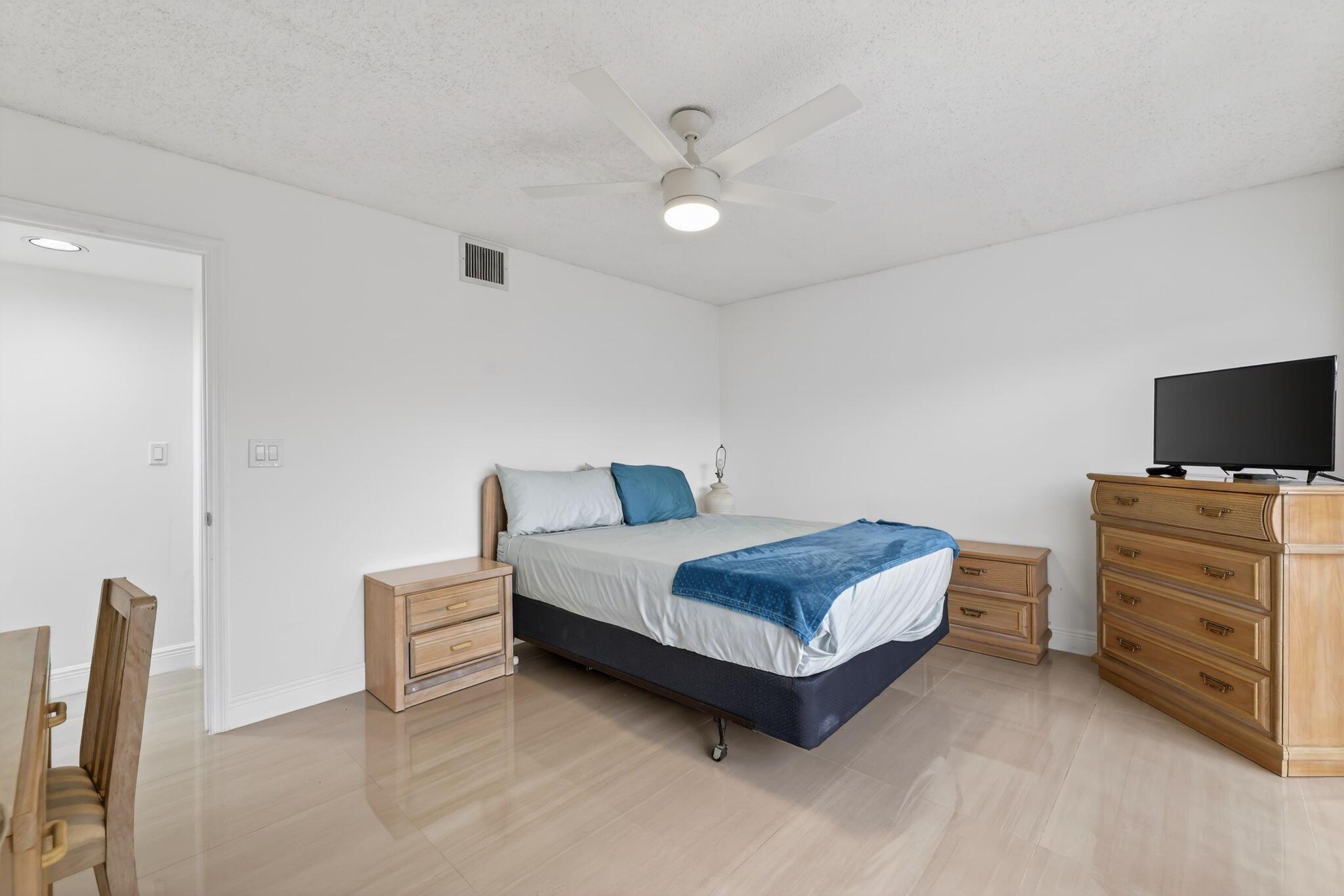 LAKESHORE VILLAGE OF MEAD - Residential