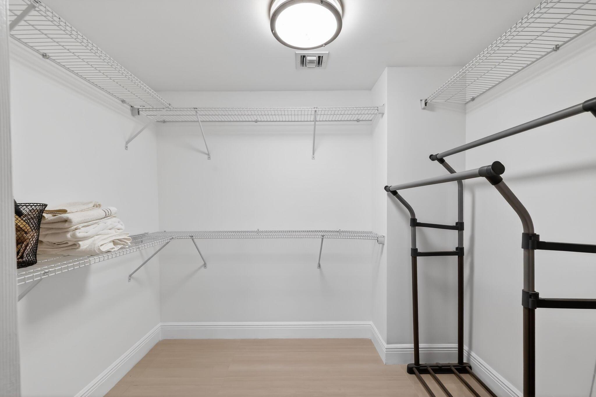 LAKESHORE VILLAGE OF MEAD - Residential