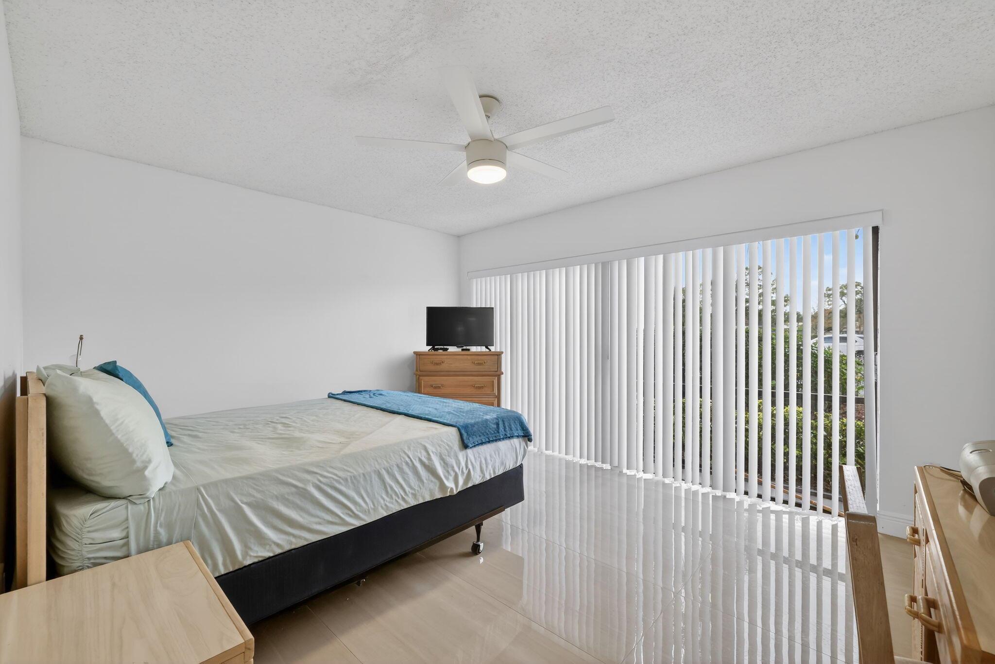 LAKESHORE VILLAGE OF MEAD - Residential