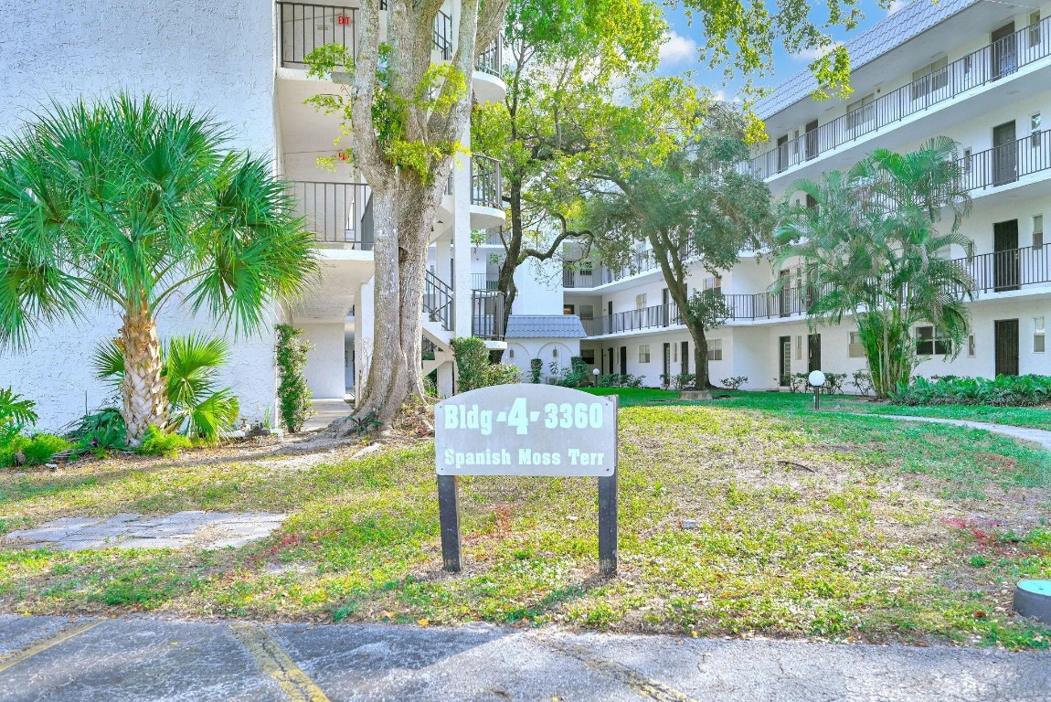 Garden Lakes Of Inverrary - Residential Lease