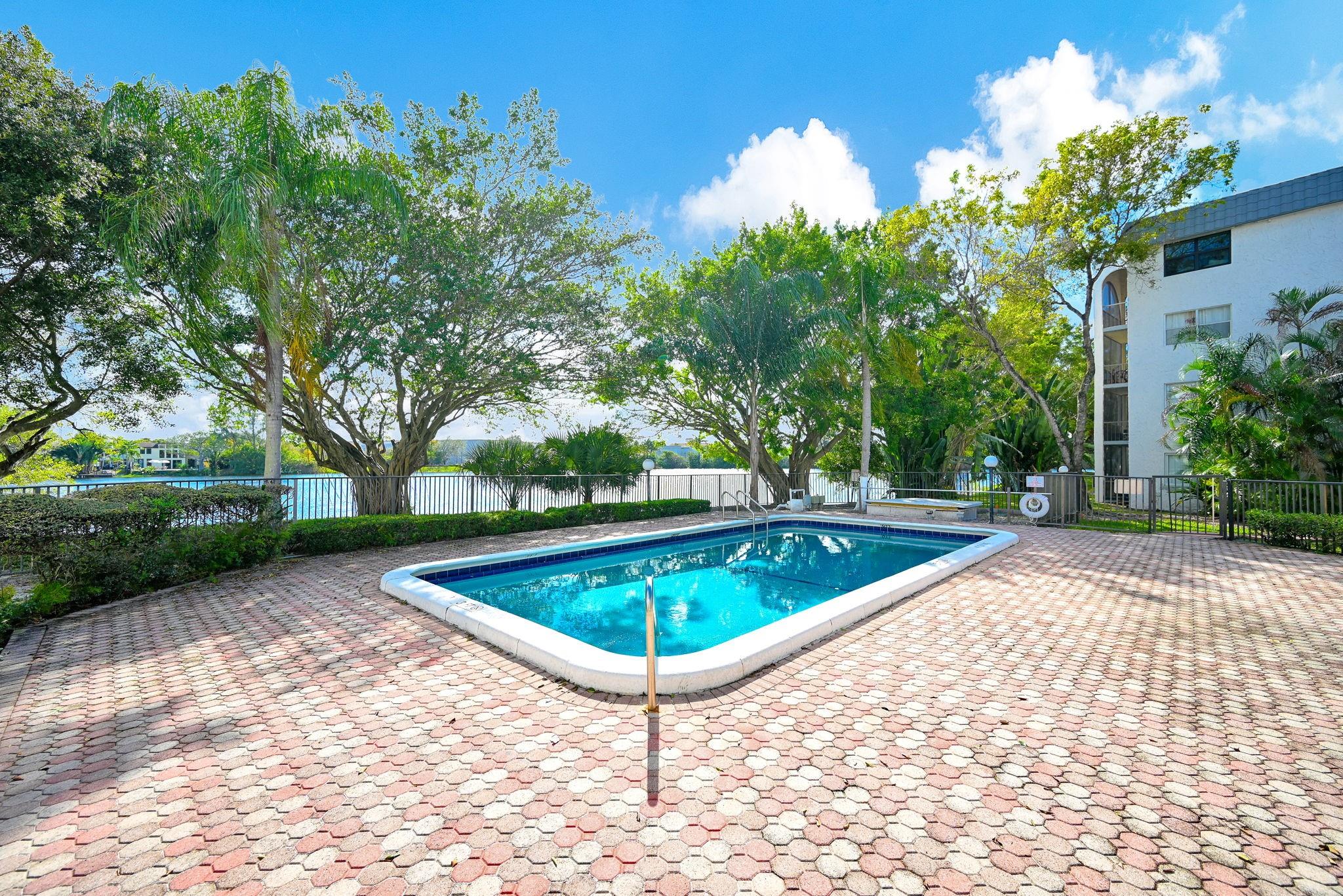 Garden Lakes Of Inverrary - Residential Lease