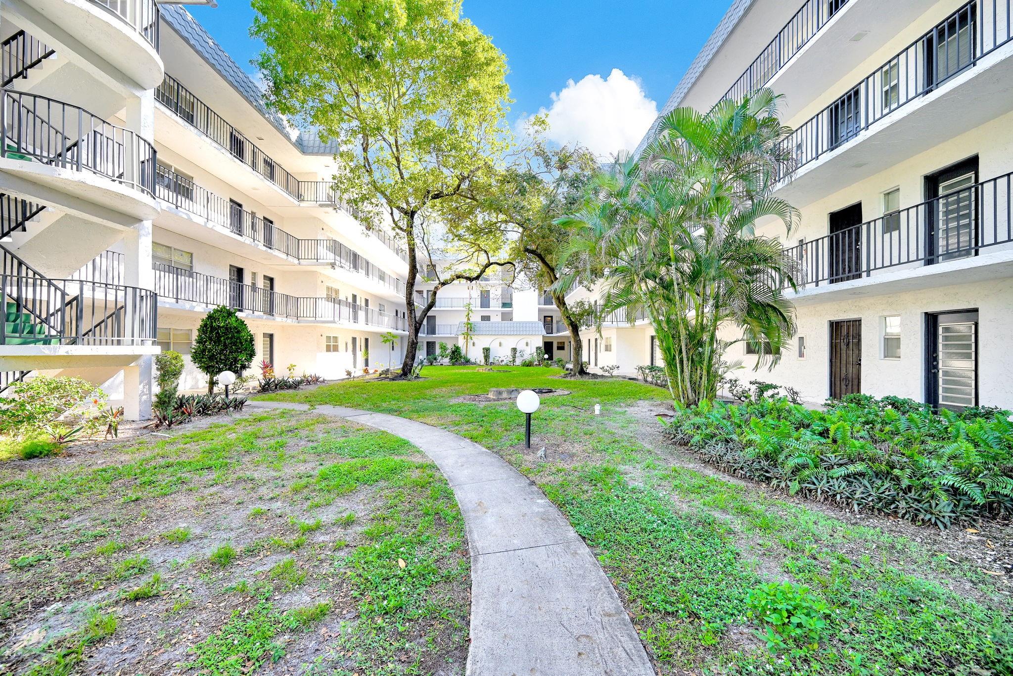 Garden Lakes Of Inverrary - Residential Lease