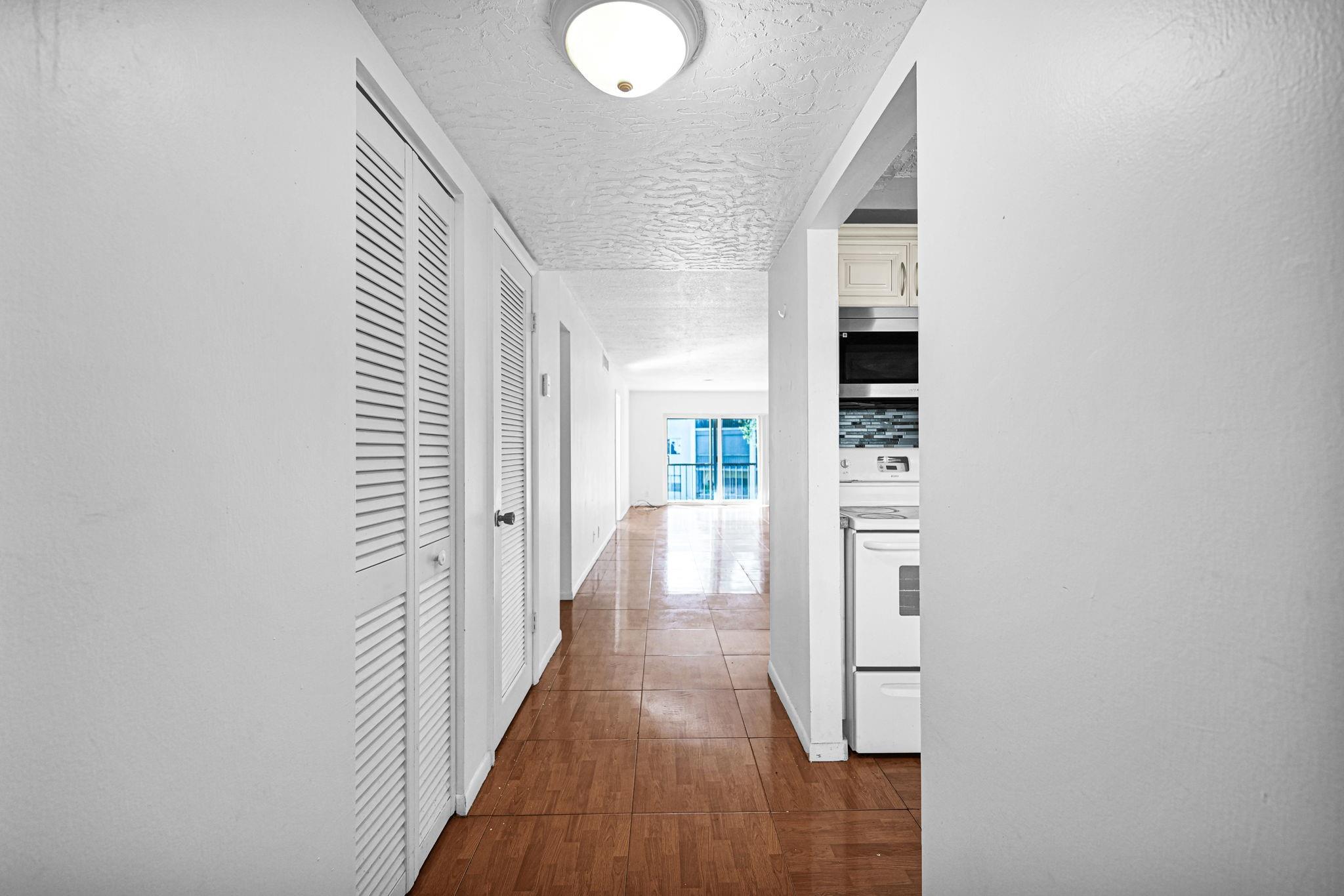 Garden Lakes Of Inverrary - Residential Lease