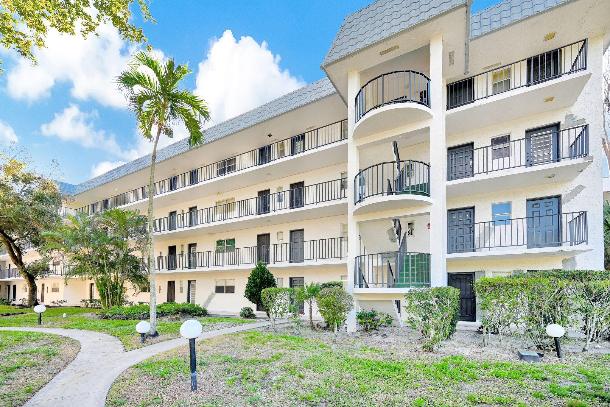 Garden Lakes Of Inverrary - Residential Lease