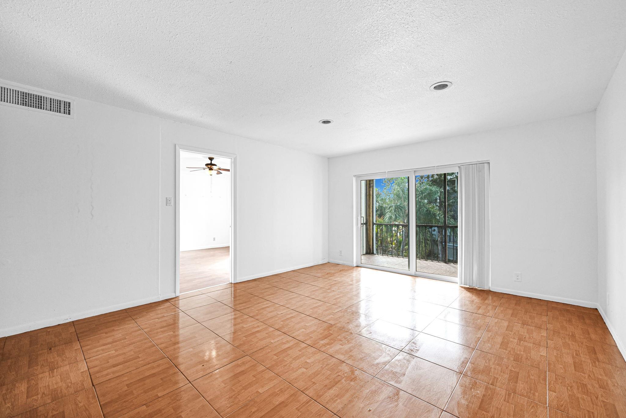 Garden Lakes Of Inverrary - Residential Lease