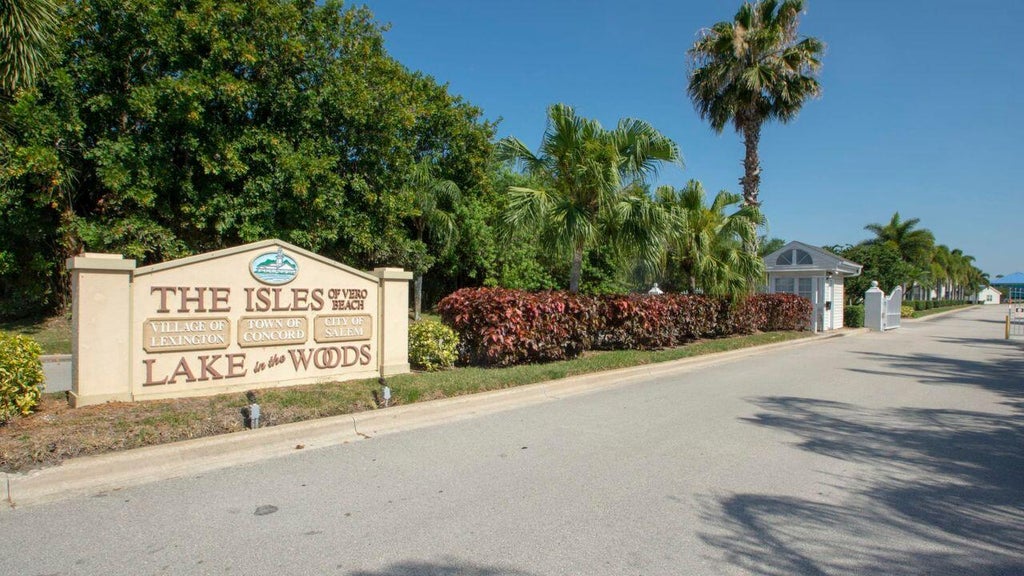 Photo of 1828 AYNSLEY Way #1, Vero Beach, FL 32966 (MLS # B26067409)