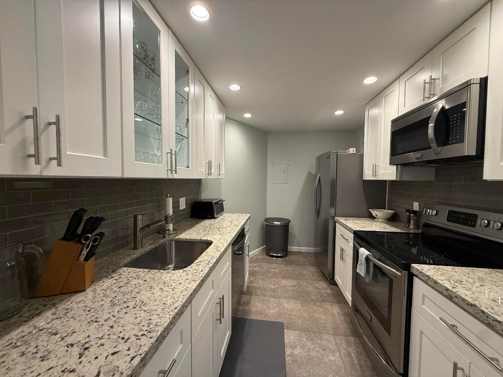 1200 Hibiscous Avenue 806