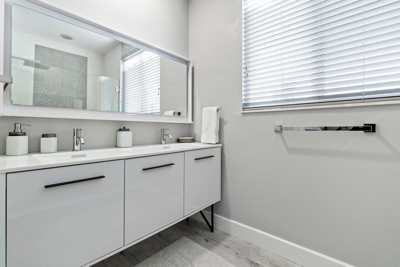 ROYAL PALM VILLAS - Residential