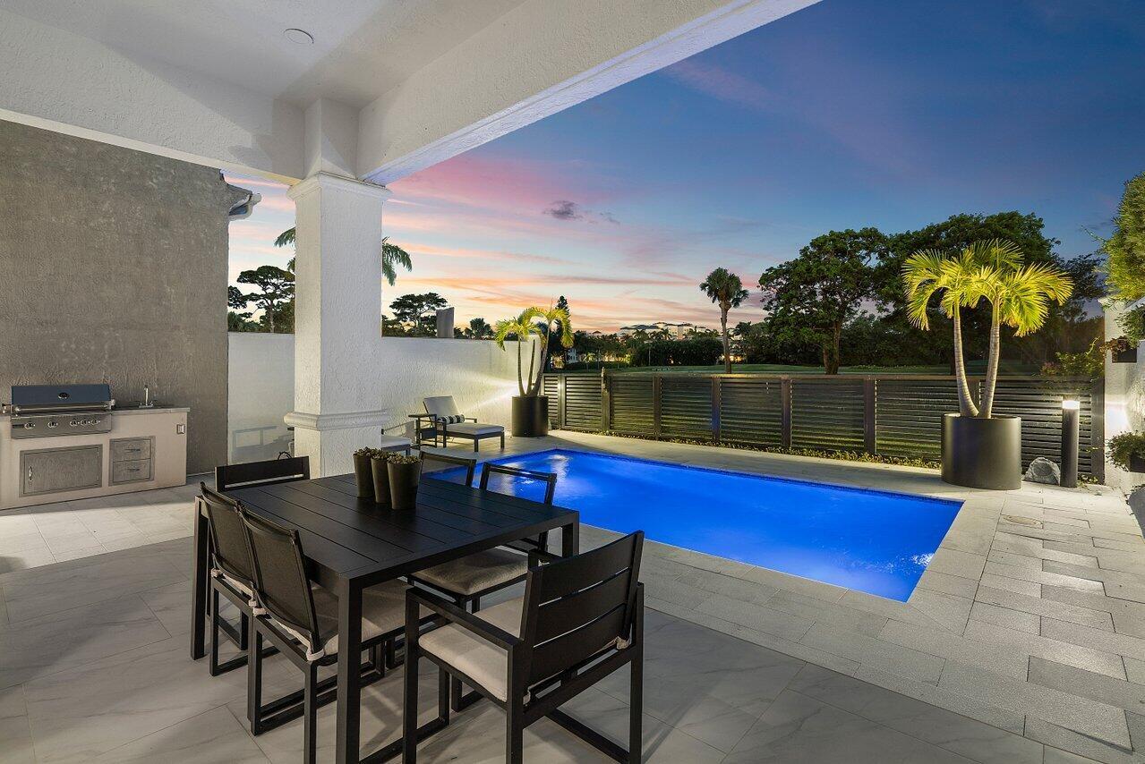 ROYAL PALM VILLAS - Residential