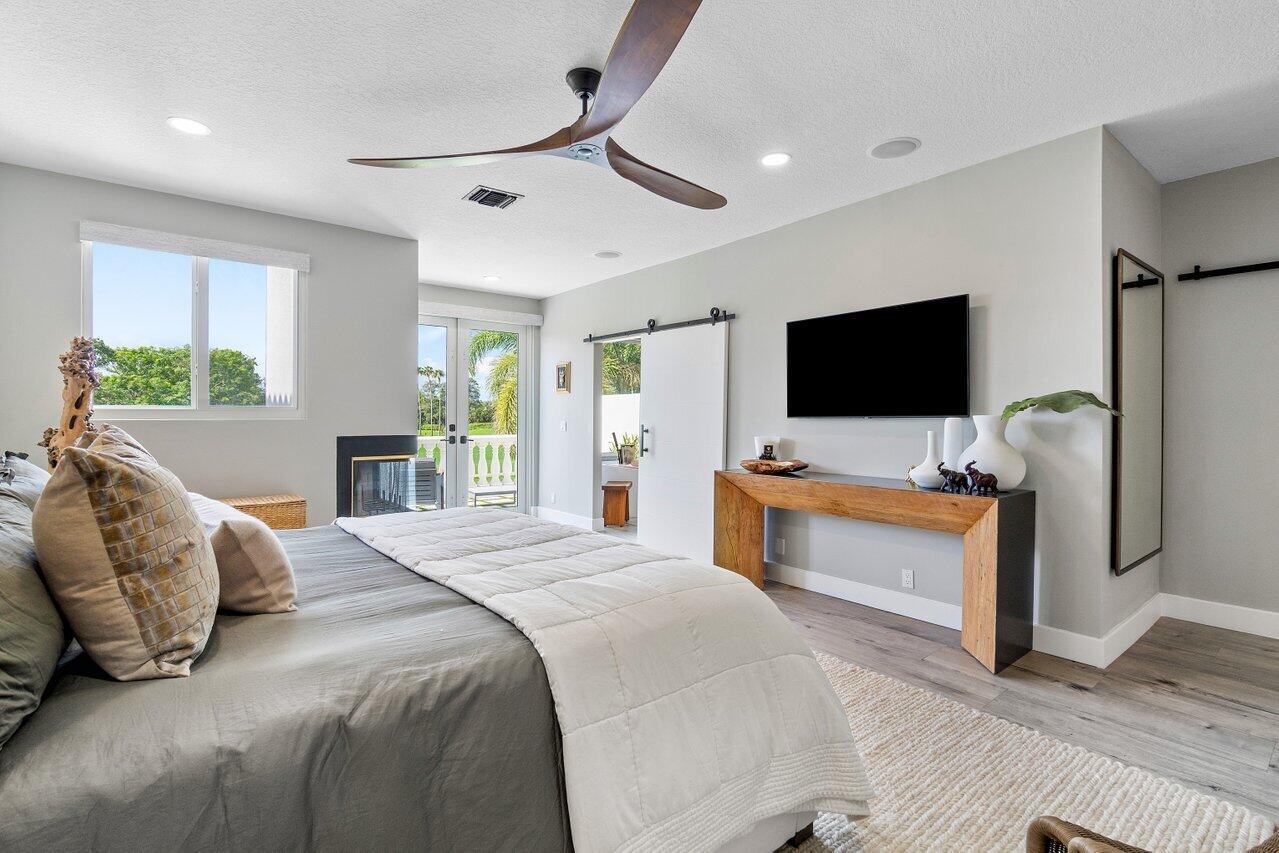 ROYAL PALM VILLAS - Residential