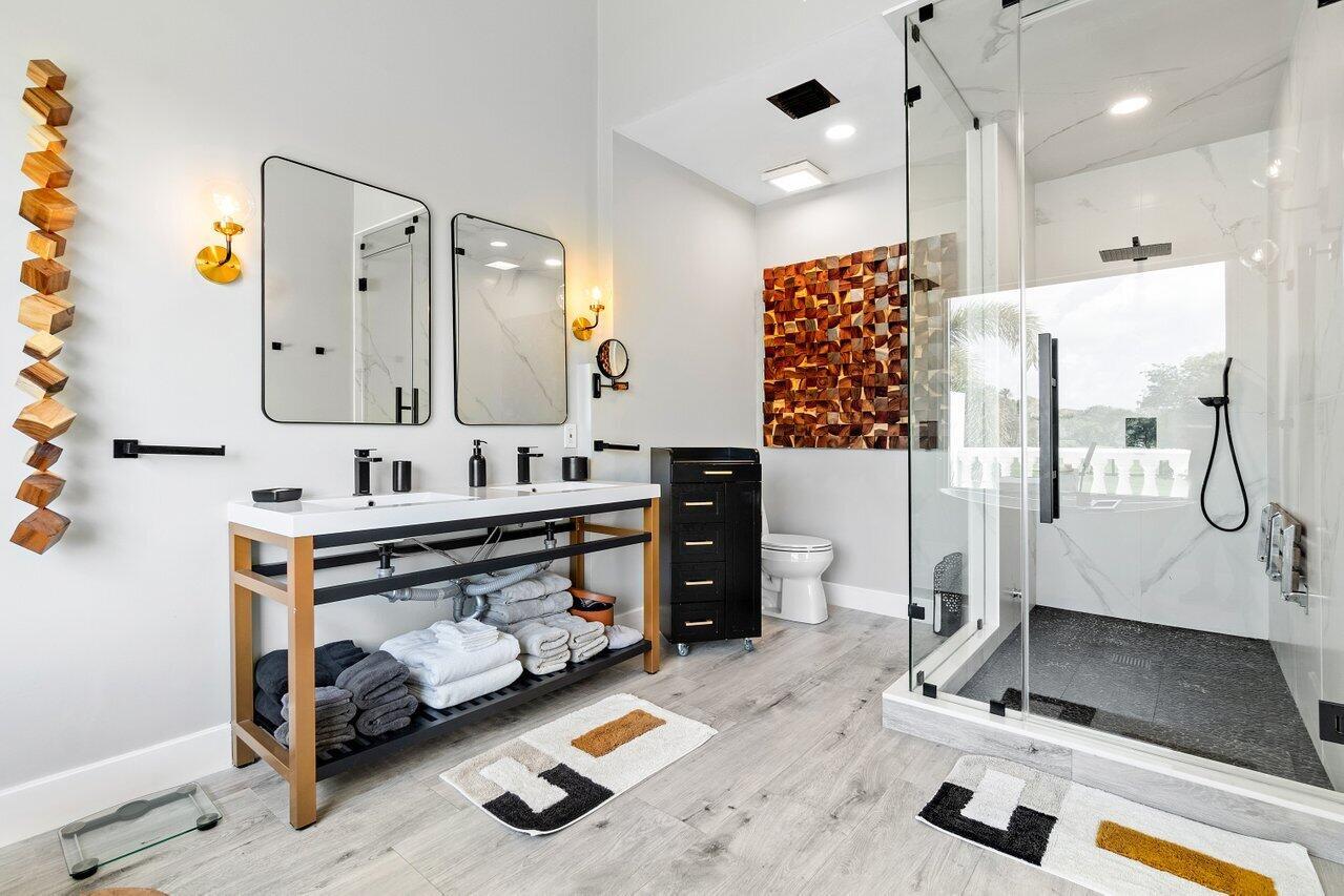 ROYAL PALM VILLAS - Residential