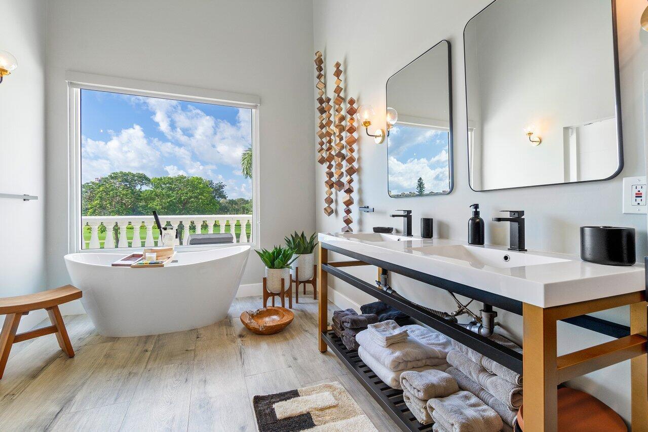 ROYAL PALM VILLAS - Residential