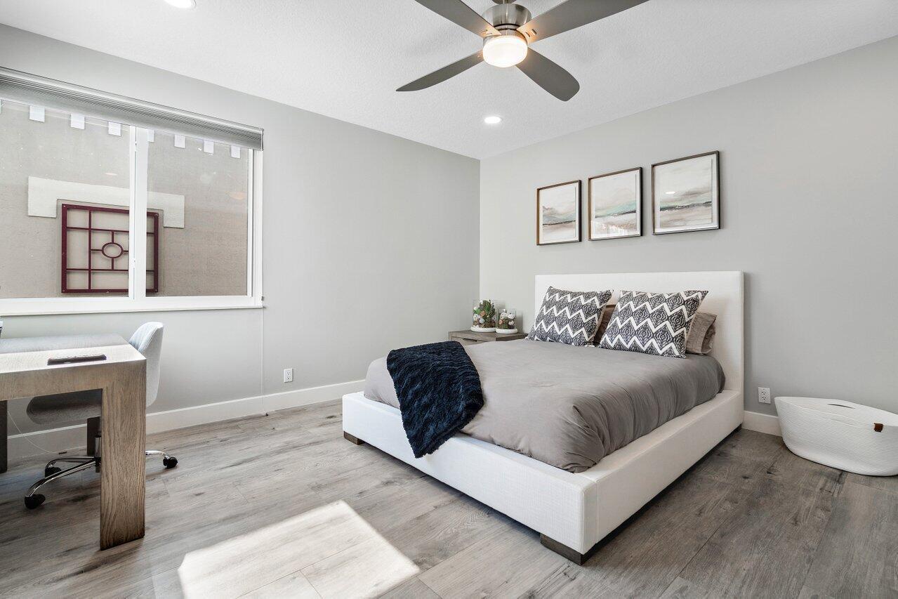 ROYAL PALM VILLAS - Residential