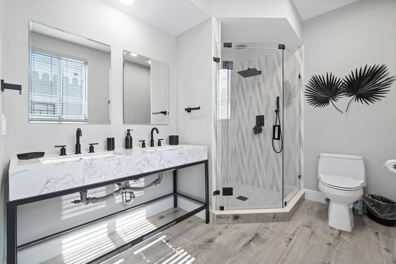 ROYAL PALM VILLAS - Residential