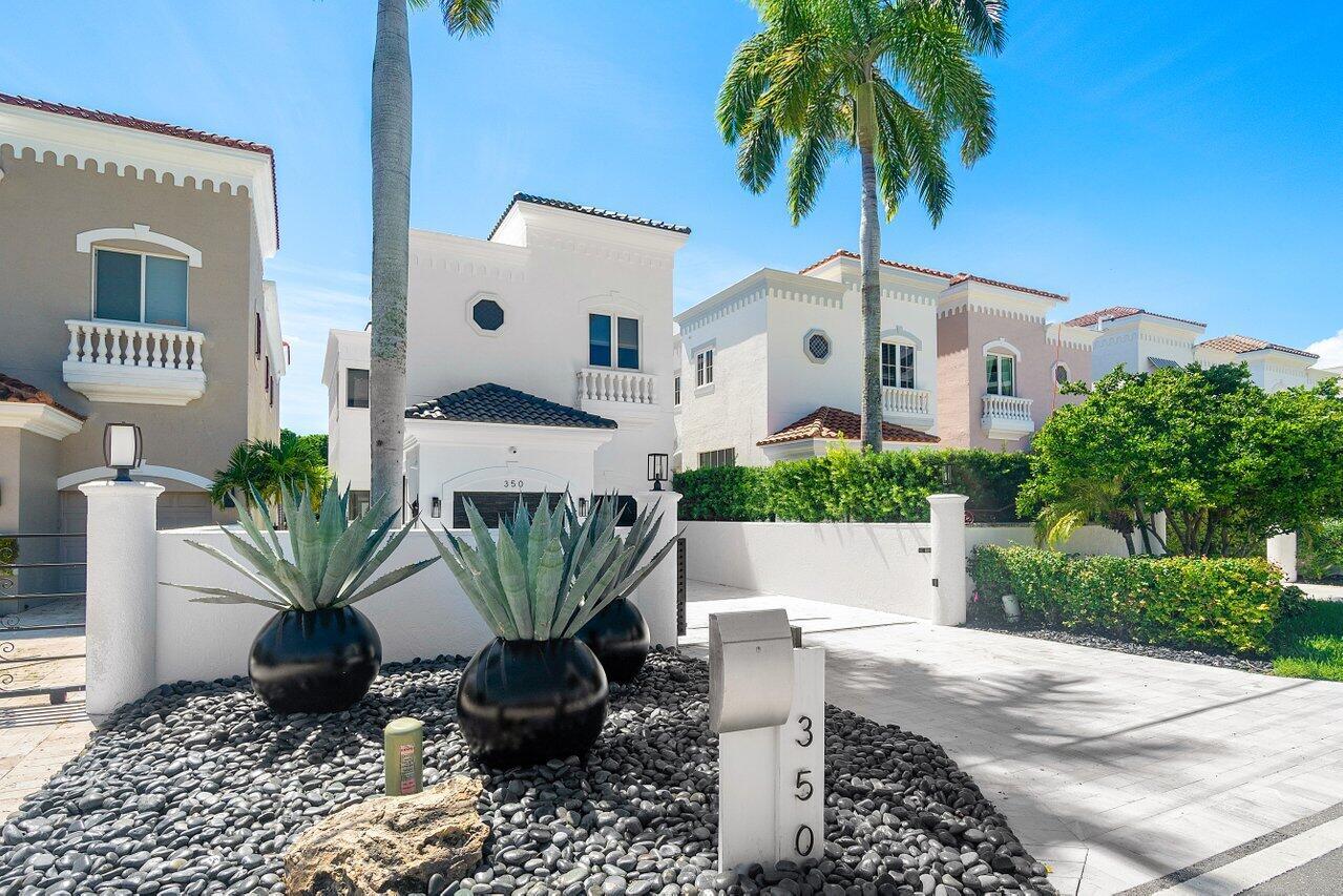 ROYAL PALM VILLAS - Residential