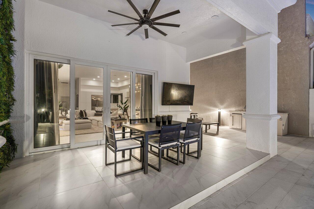 ROYAL PALM VILLAS - Residential