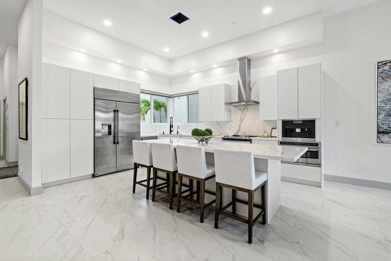 ROYAL PALM VILLAS - Residential