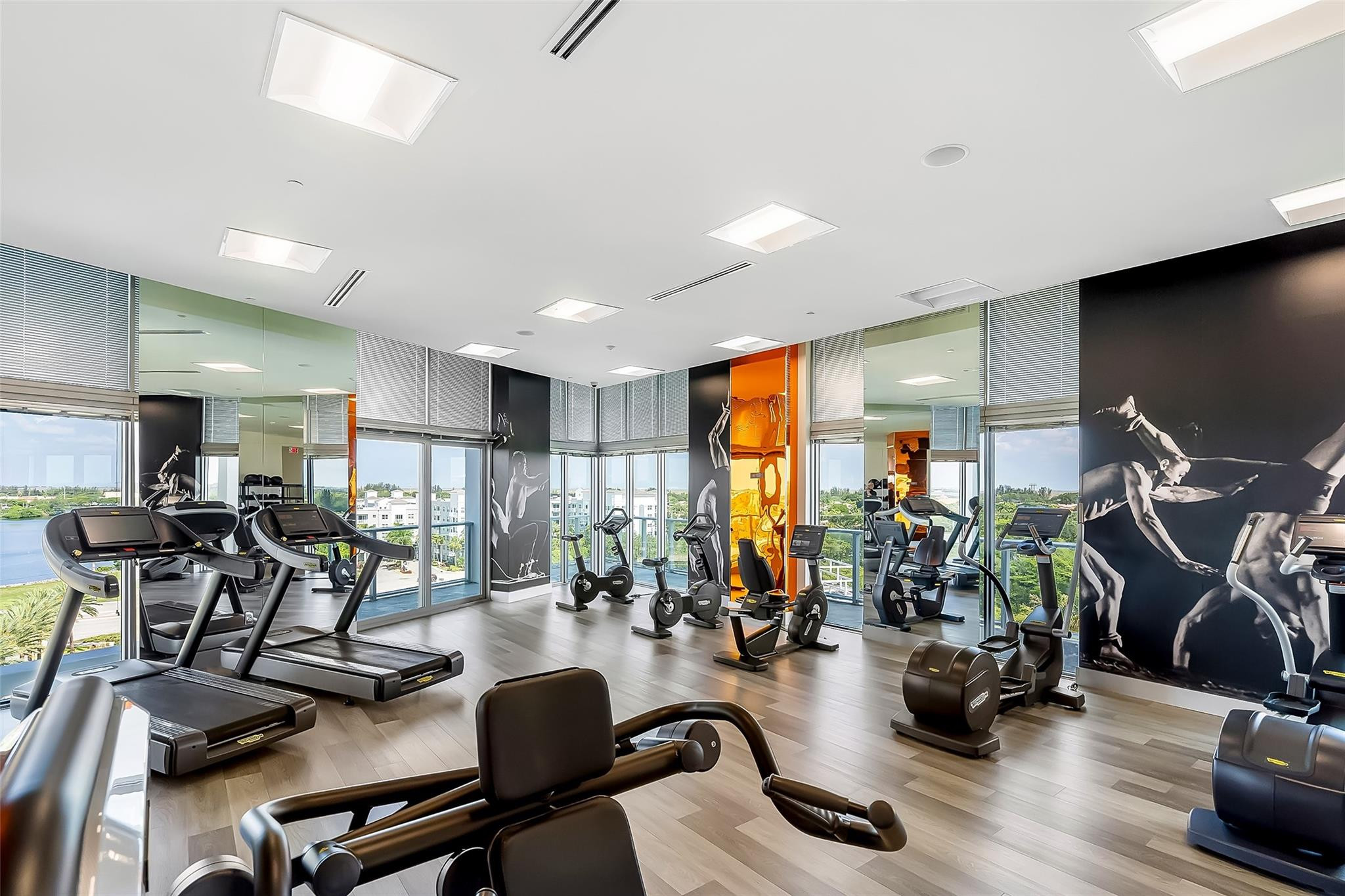 METROPICA NORTH TOWER ONE - Residential