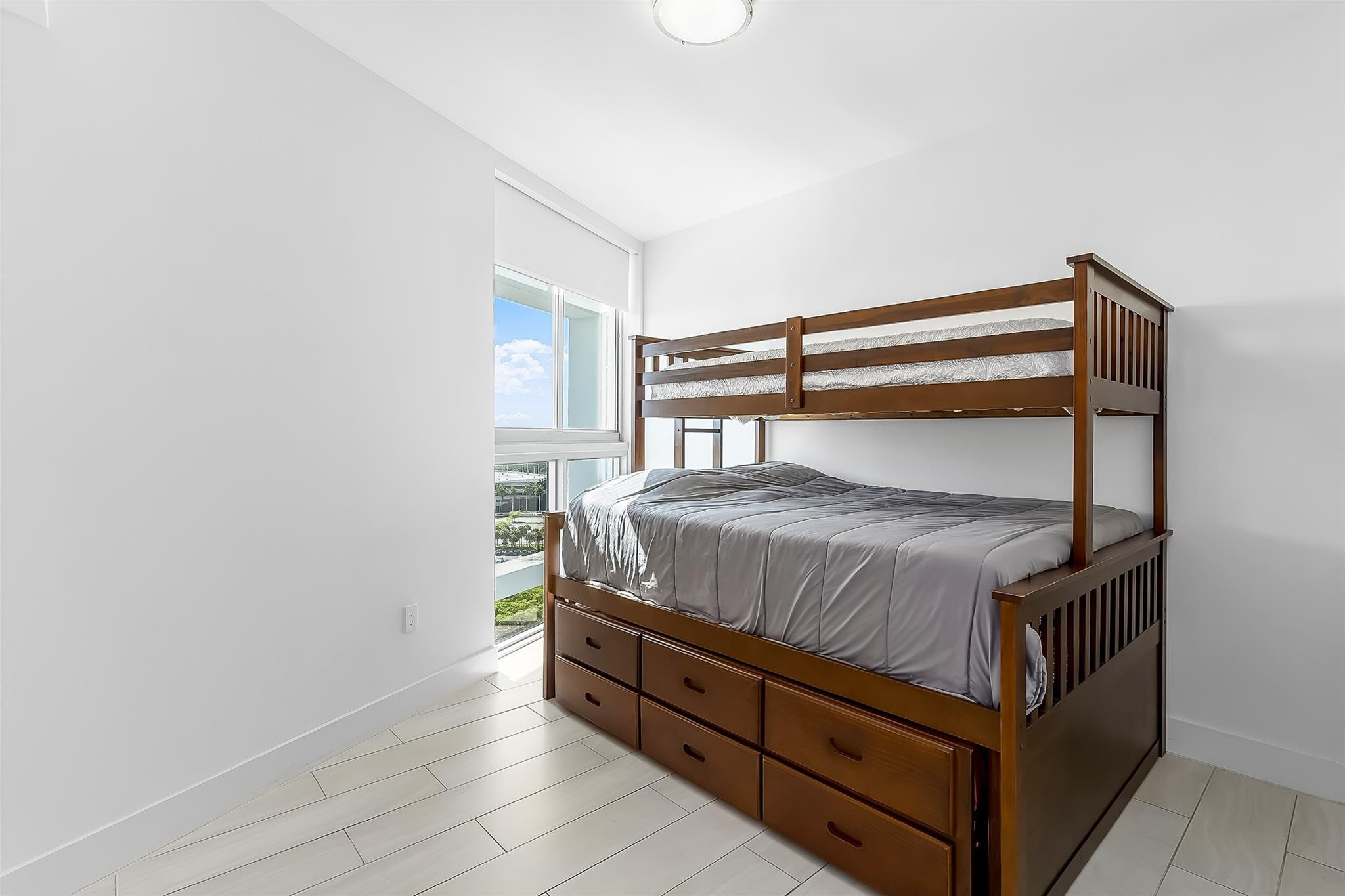 METROPICA NORTH TOWER ONE - Residential