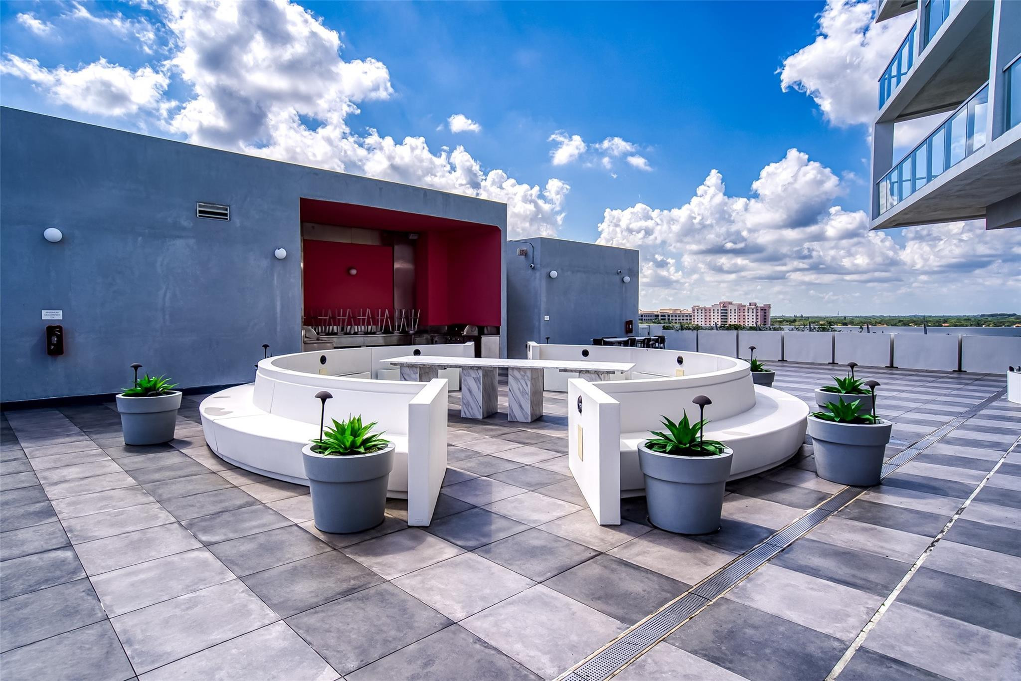 METROPICA NORTH TOWER ONE - Residential