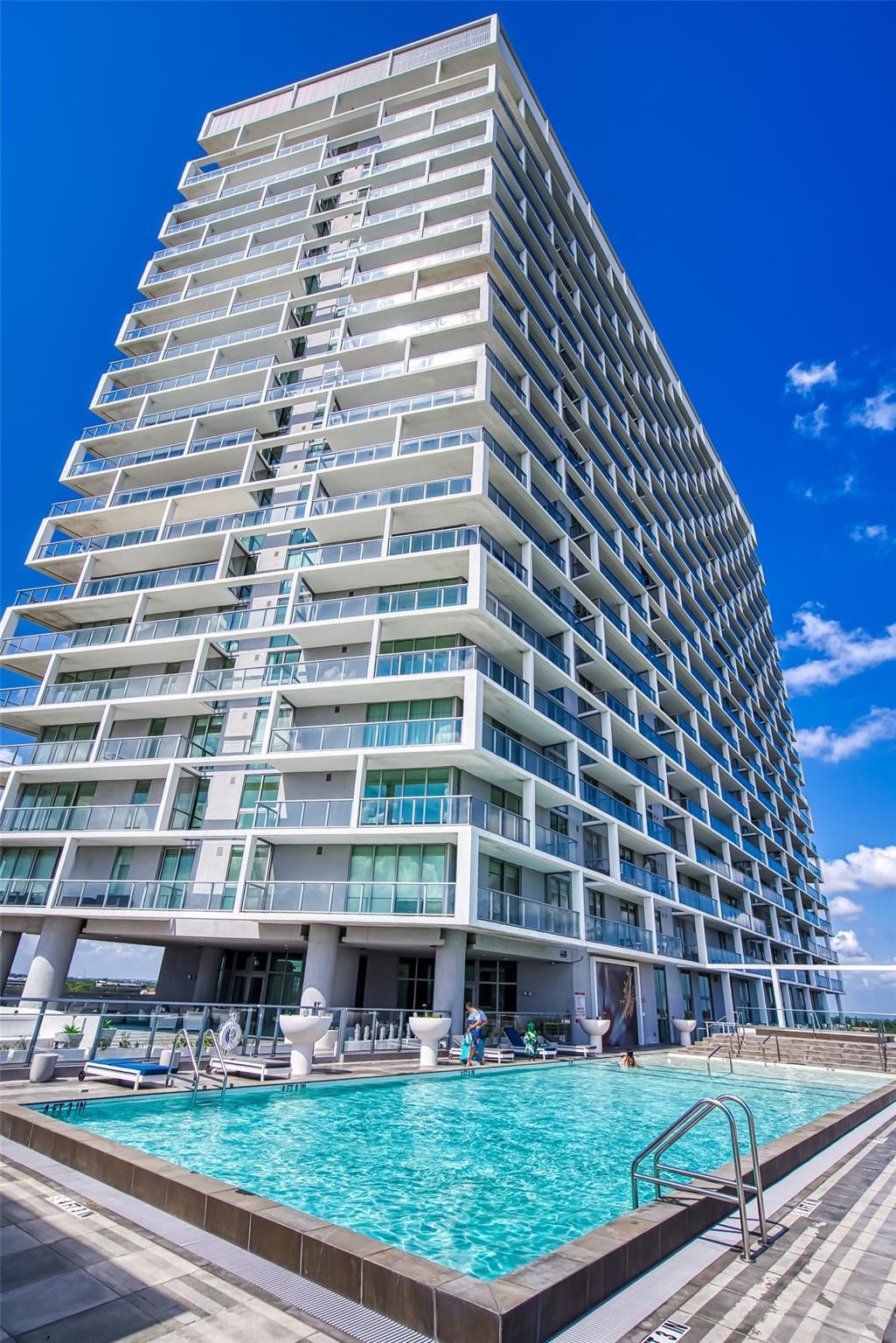 METROPICA NORTH TOWER ONE - Residential