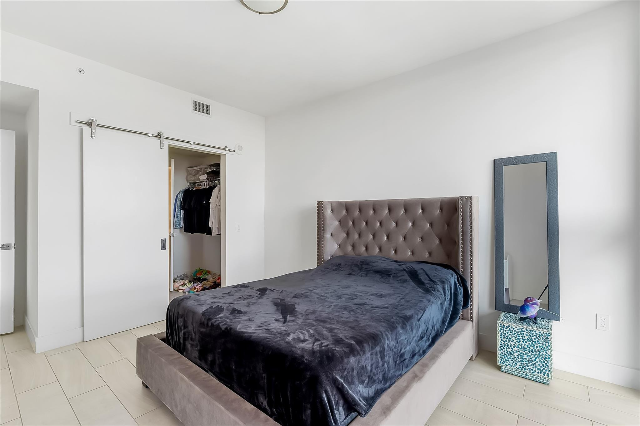 METROPICA NORTH TOWER ONE - Residential