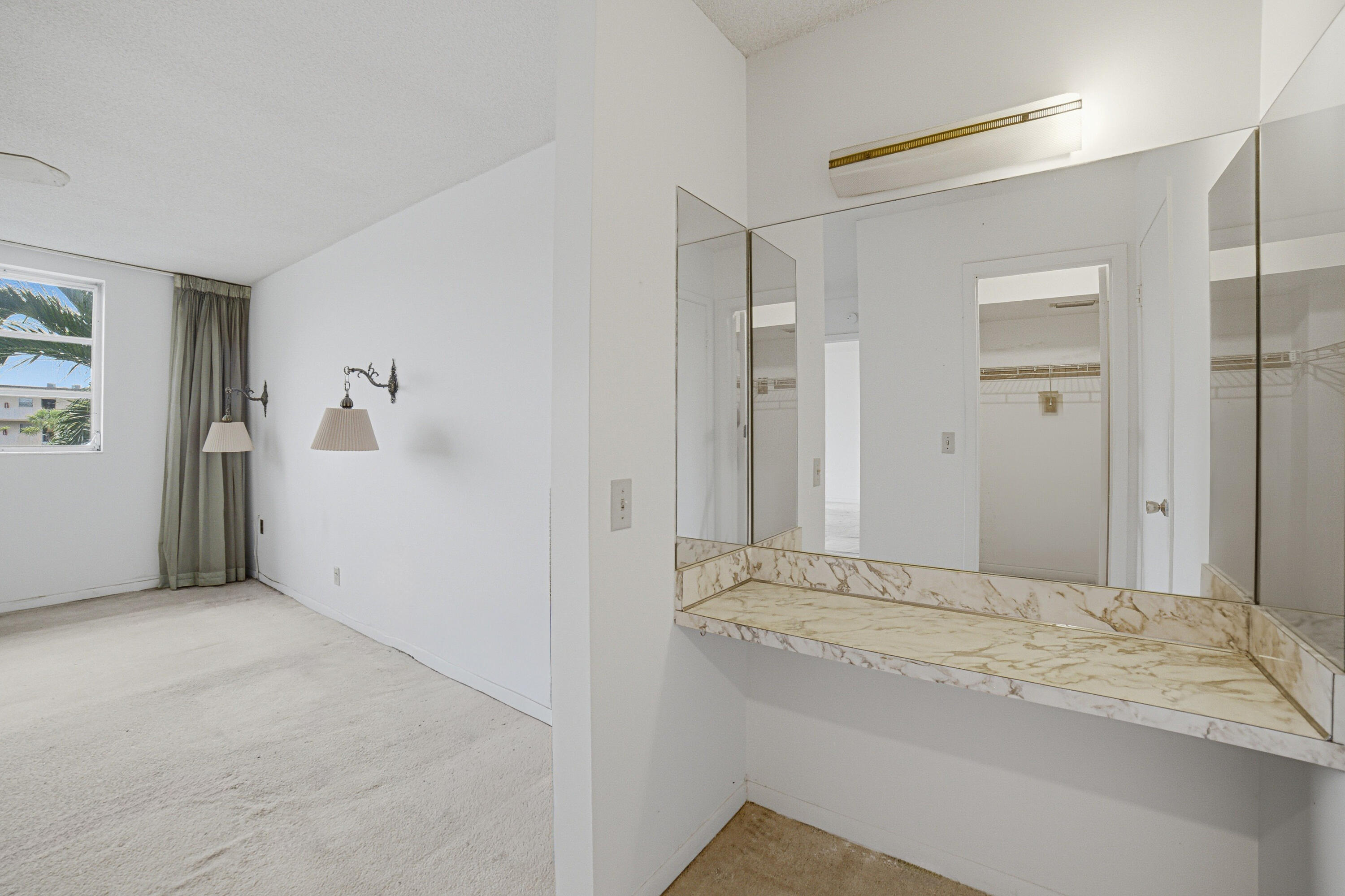 LAUDERDALE OAKS CONDO 7 - Residential