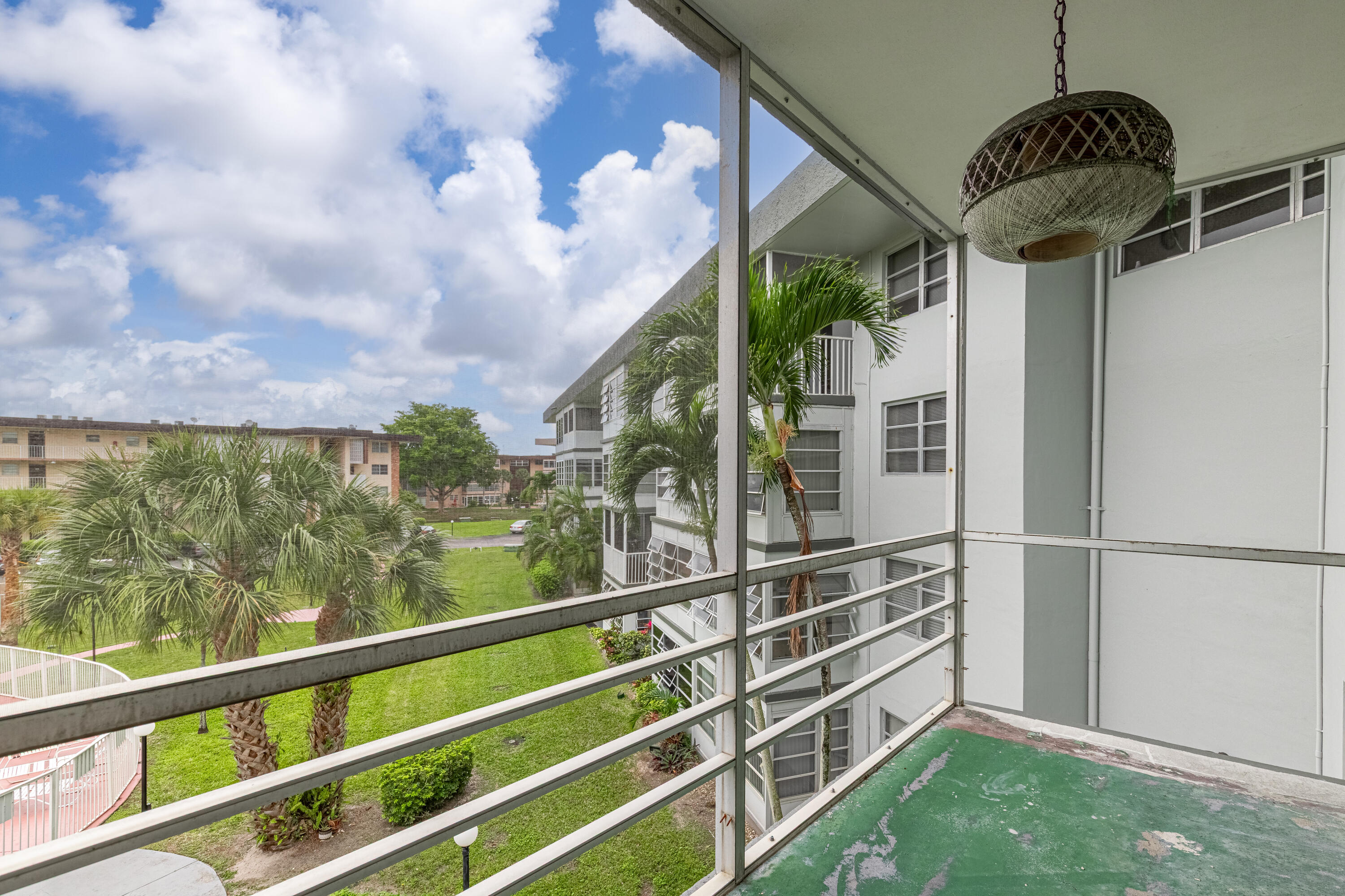 LAUDERDALE OAKS CONDO 7 - Residential