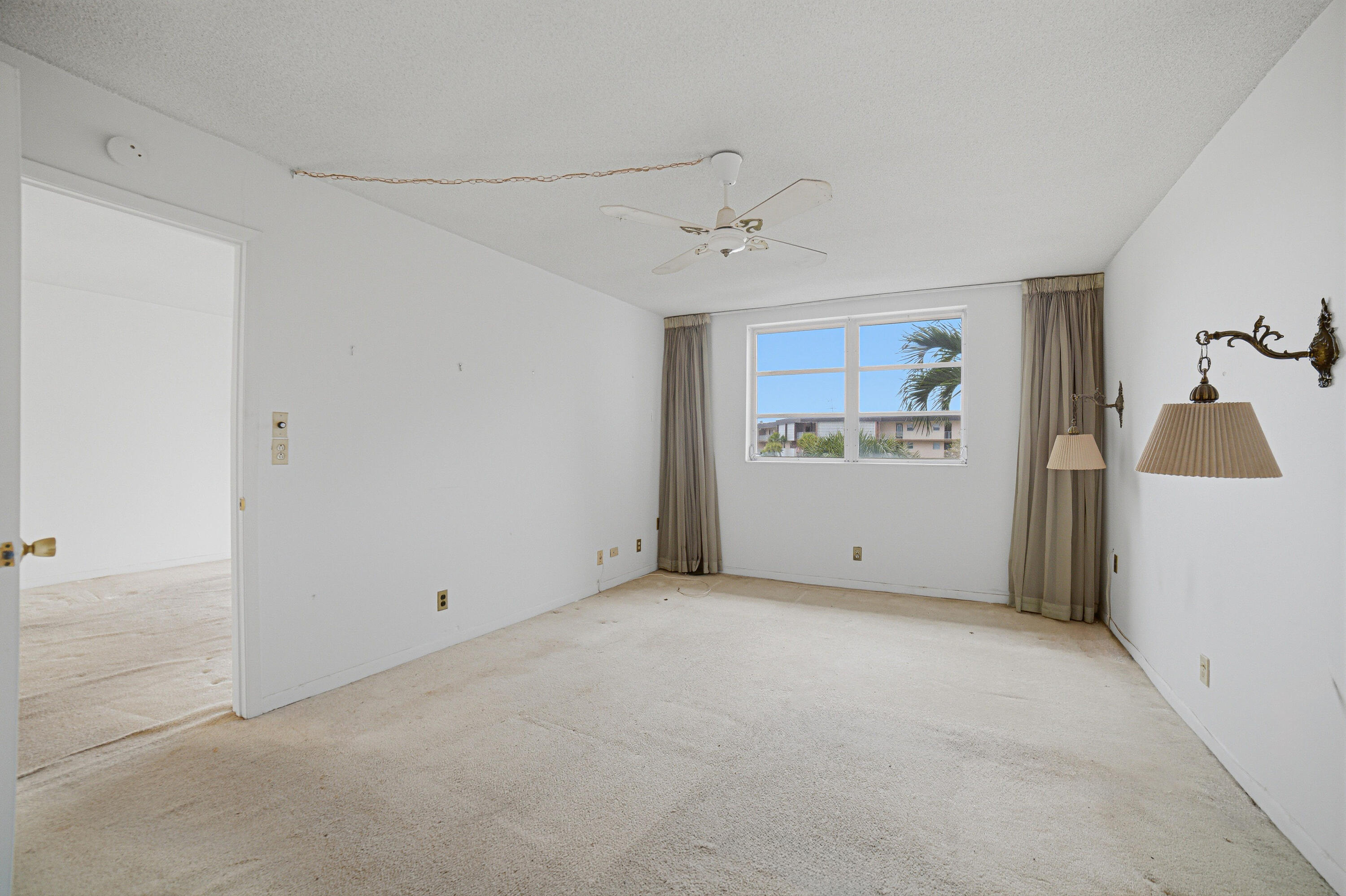 LAUDERDALE OAKS CONDO 7 - Residential