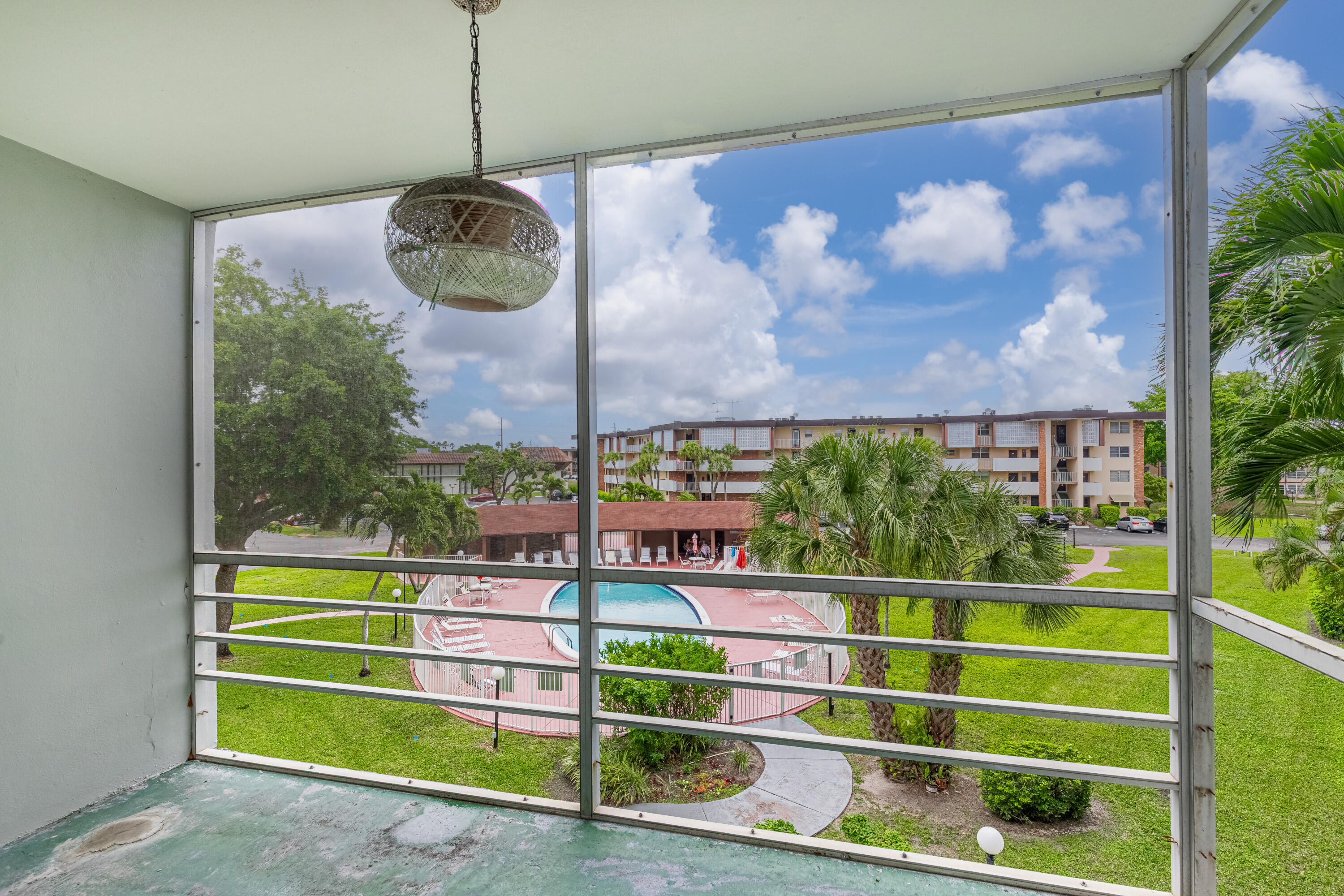 LAUDERDALE OAKS CONDO 7 - Residential