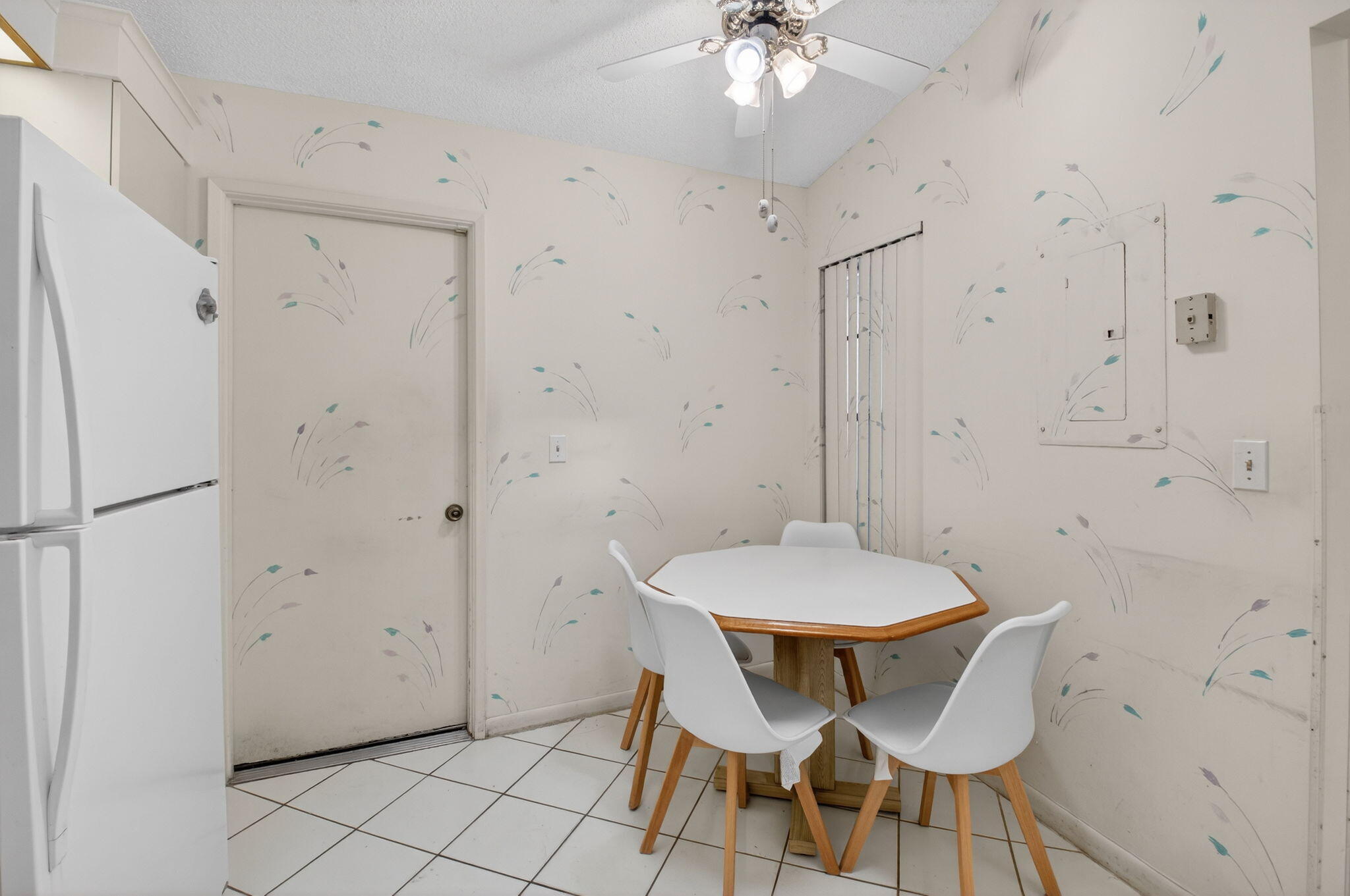 PALM CHASE LAKES CONDO - Residential