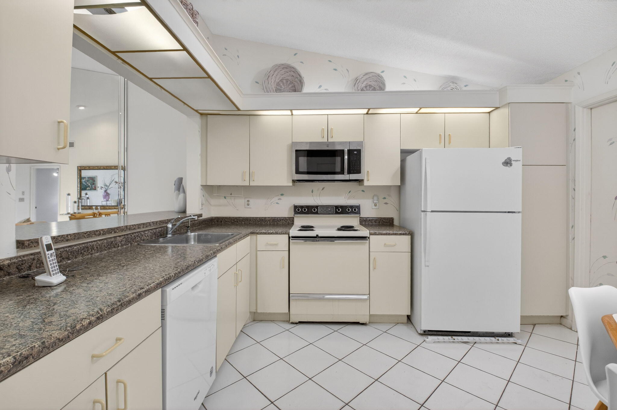 PALM CHASE LAKES CONDO - Residential