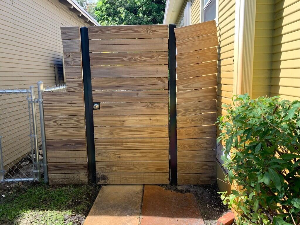 LAKE WORTH TOWN OF - Residential Income